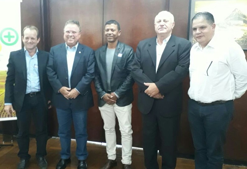 Marquinhos e Vereadores junto com empresário do agronegócio buscam parcerias com Ministro Blairo Maggi em Brasília para Paranatinga