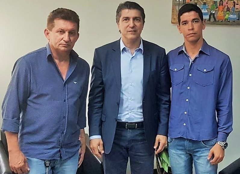 Os Vereadores João Bosco de Arruda e Rodrigo Alves Maciel realizaram uma reunião com o Secretário de Ciência Tecnologia e Inovação de MT