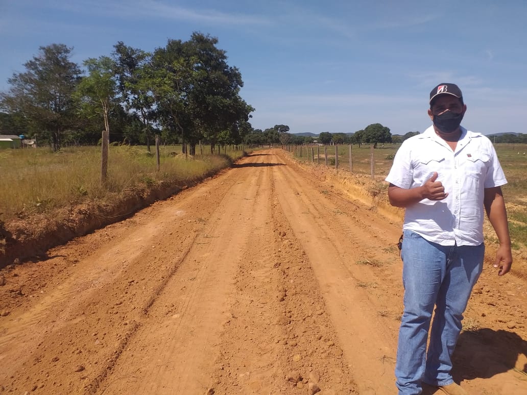 Prefeitura atende cobrança do vereador e estrada de chacareiros recebe manutenção 