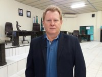 Vereador Professor Jorge Ciotti solicita implantação de ponto de ônibus coberto nas comunidades da zona rural
