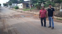 Vereador Rodrigo Maciel solicita reparos na pavimentação asfáltica a pedido da população
