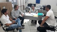 Vereadores Jorge Ciotti Rodrigo Maciel e Cicinho estiveram na Secretaria de Educação onde o assunto foi a construção de banheiros na Escola 17 de Dezembro