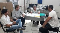 Vereadores Jorge Ciotti Rodrigo Maciel e Cicinho estiveram na Secretaria de Educação onde o assunto foi a construção de banheiros na Escola 17 de Dezembro