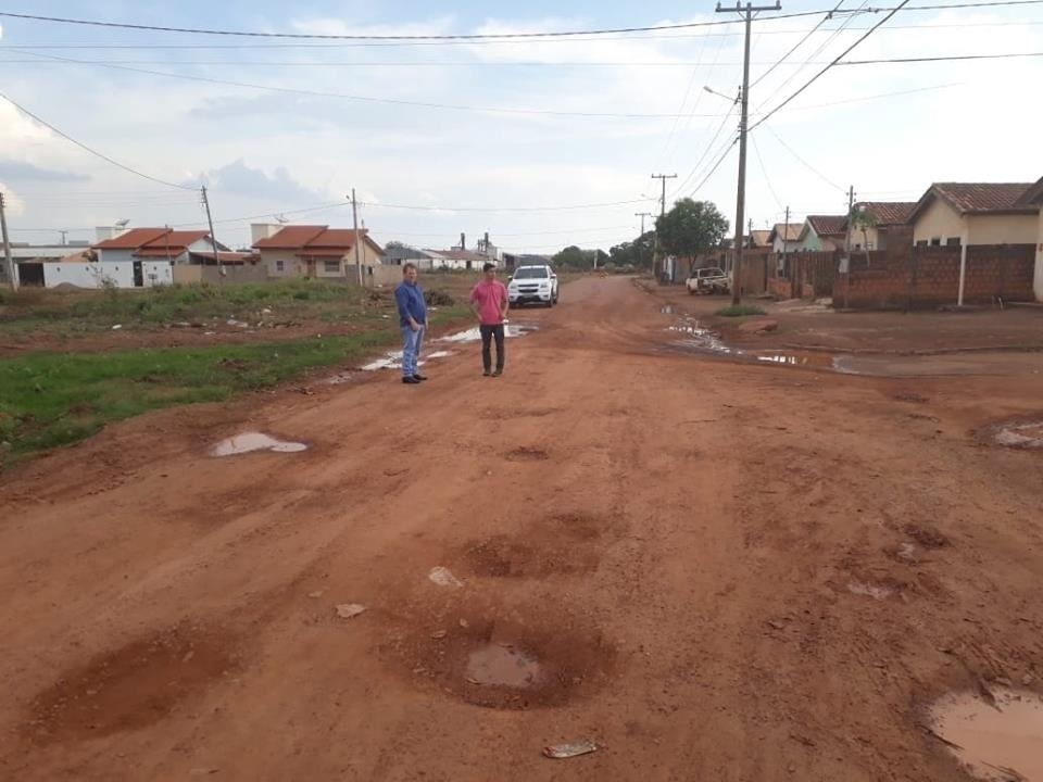 Vereadores solicitam restauração asfáltica e na iluminação pública da Avenida Tancredo Neves