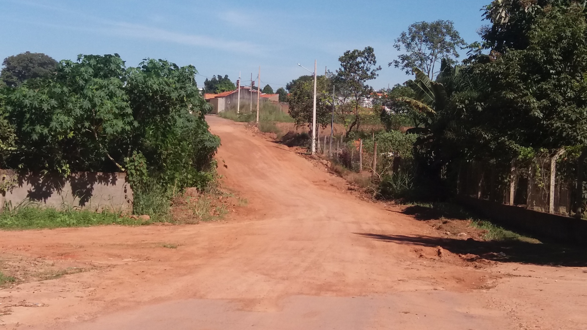 Via que interliga os bairros Vista Alegre e Panorama é arrumada, após pedido de vereadores