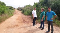 VÍDEO - Vereador Jorge Ciotti, Cicinho e Rodrigo foram novamente ao Bairro Vila Nova I E II cobrando providencias em relação as ruas do Bairro