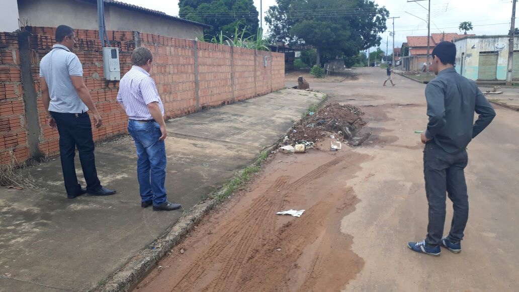 VÍDEO; vereadores reclamam de boca de lobo aberta no bairro Concórdia e pedem providências ao executivo